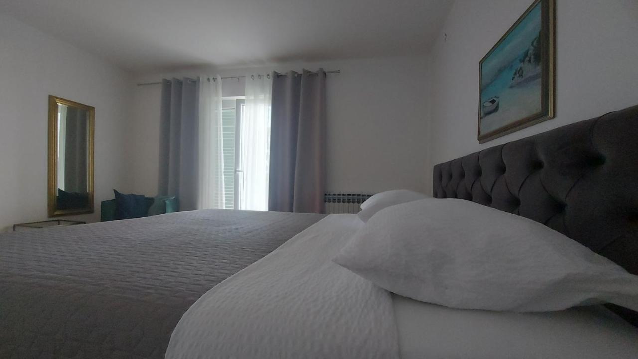Appartement Corina & Franco à Senj  Extérieur photo