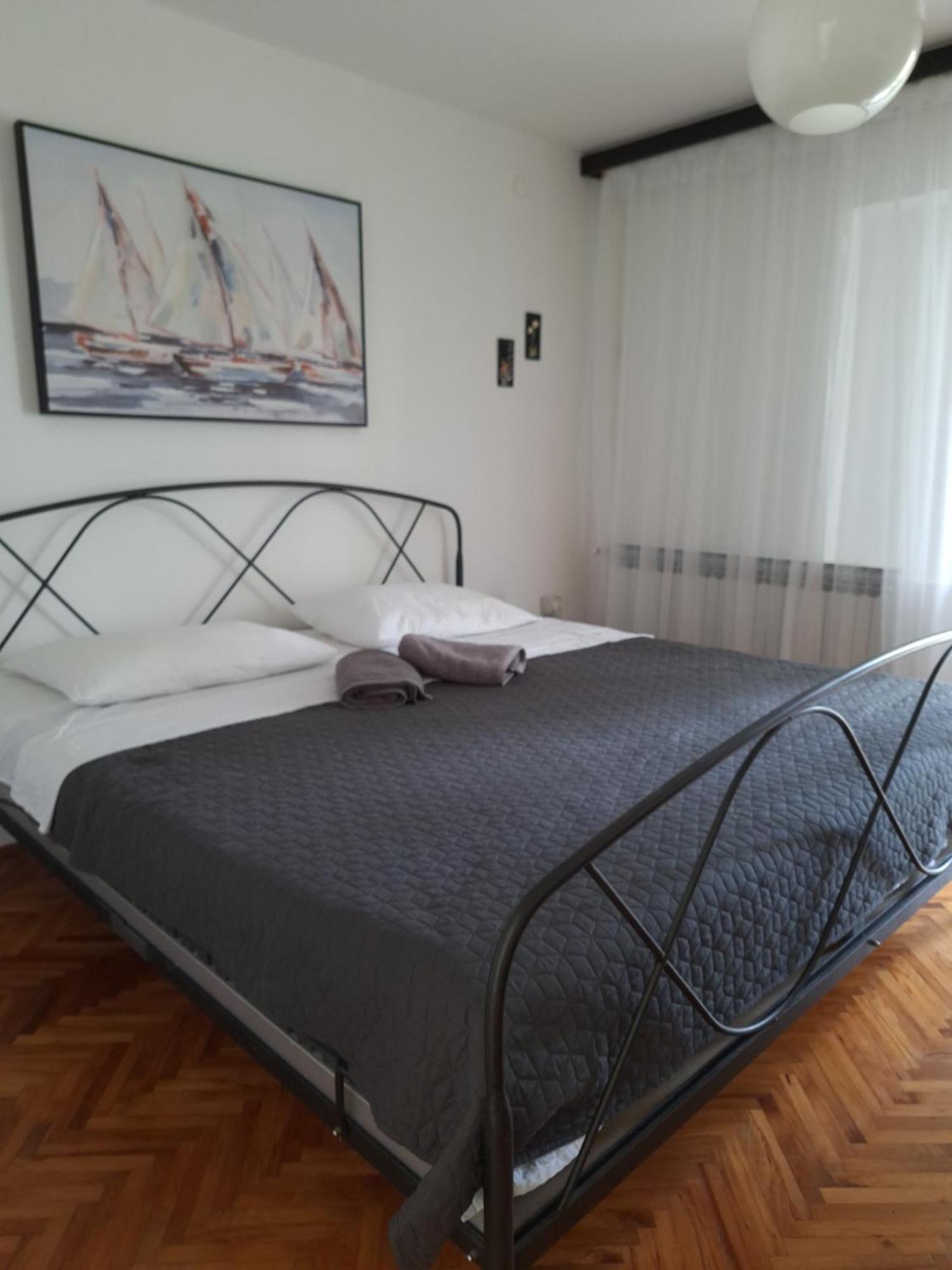 Appartement Corina & Franco à Senj  Chambre photo